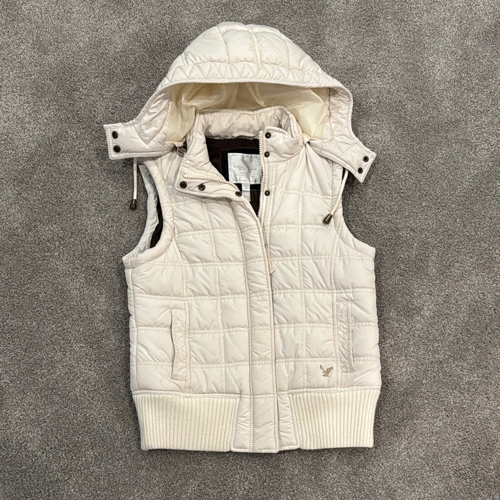 American Eagle Cream Quilted Vest